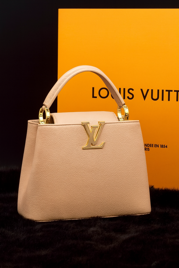 Louis Vuitton Capucines BB.